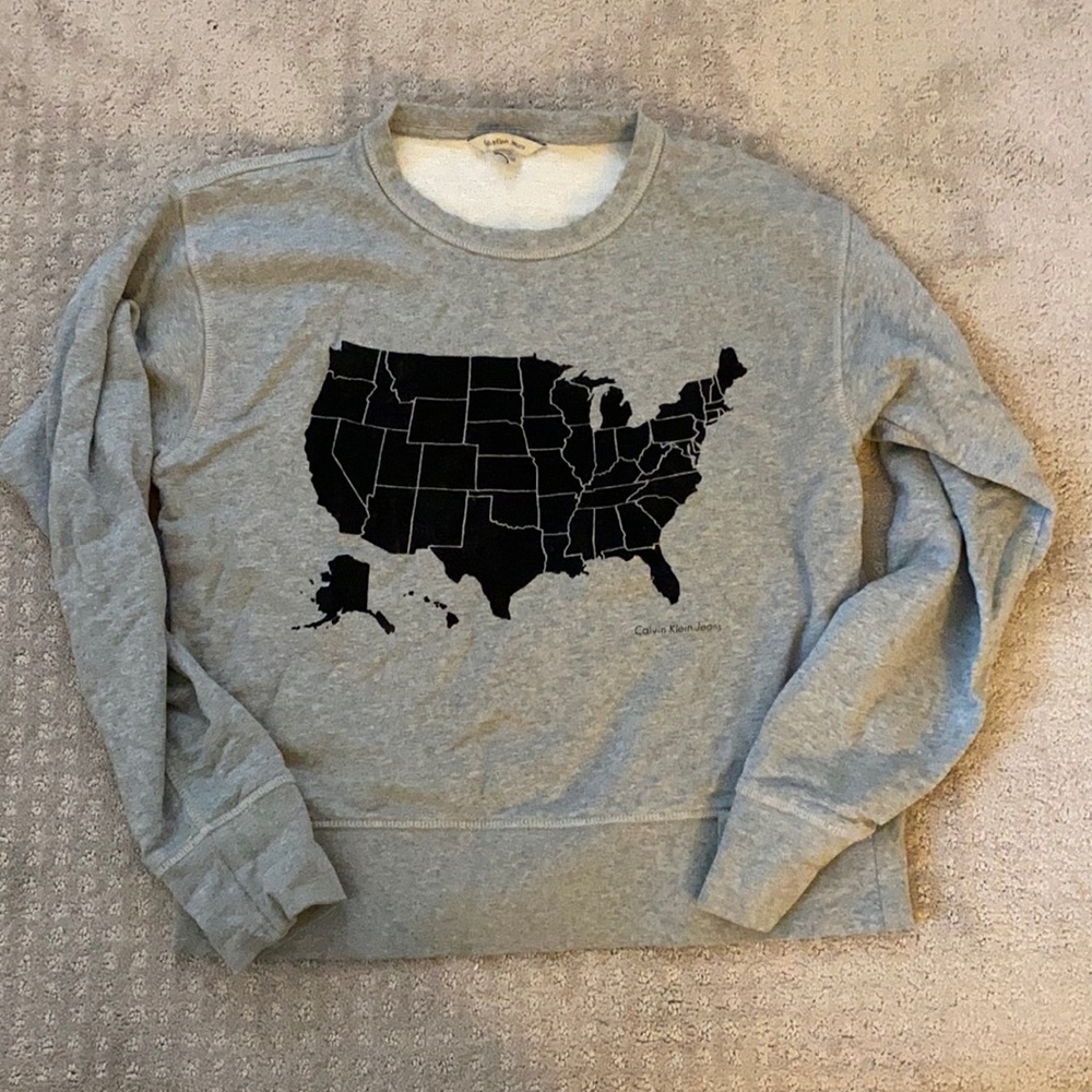 Calvin Klein Sweatshirt *runs small